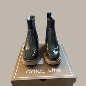 Dolce Vita boots size 6